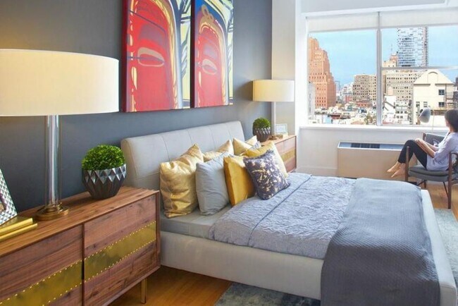 Building Photo - 3 bedroom in New York NY 10007