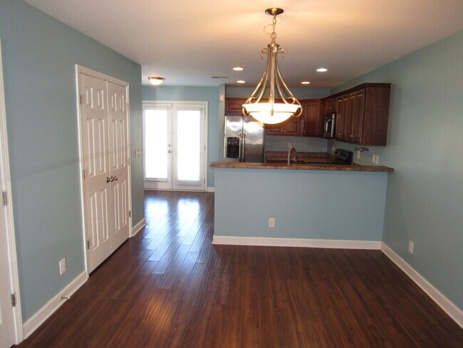 Building Photo - Bradburn Village 3 bedroom end unit townhome!