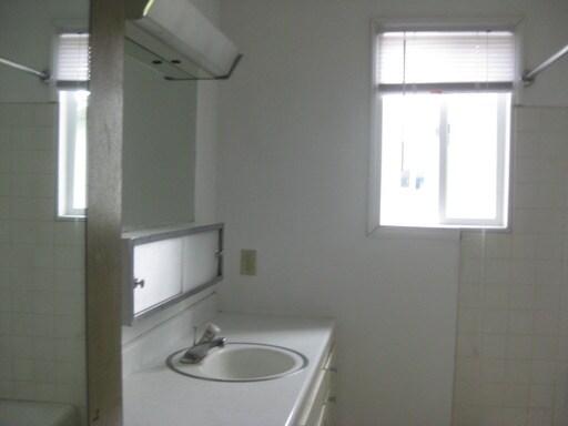 Foto del edificio - 904 Spartan Dr