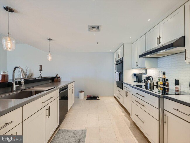 Foto del edificio - 250 S President St