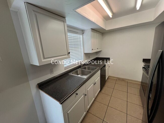 Building Photo - 2584 Troubador St