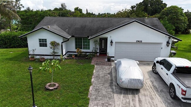 Building Photo - 17422 Sycamore Dr W
