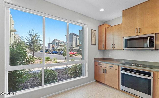 Building Photo - 1250 Abbey Ln