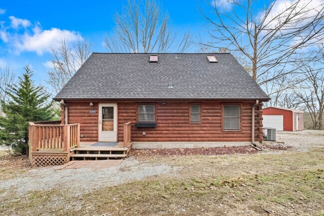 Foto del edificio - Peaceful 3BR Home with Wrap Around Patio | Lake Access within walking distance