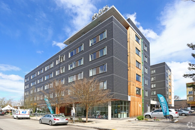 Building Photo - Yugo Eugene
