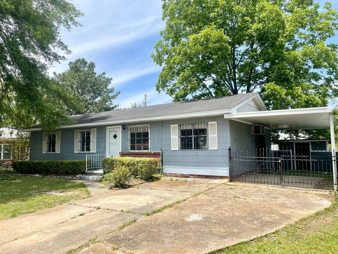 Primary Photo - 3 Bedroom in Pearl Ms!