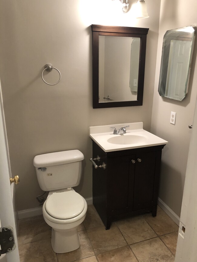 Updated bathrooms! - 3514 Richmond Hill Rd