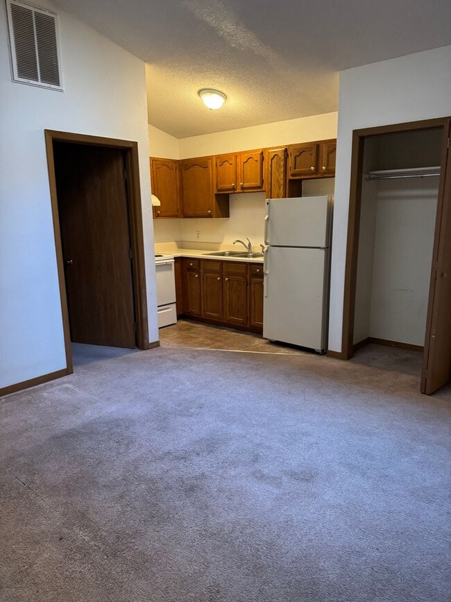 Building Photo - One bedroom Unit in Downtown Bowling Green