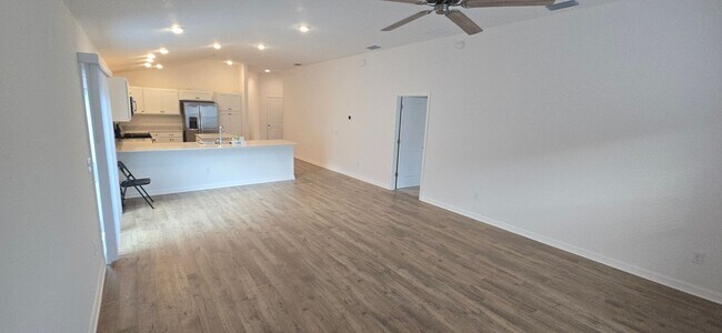 Building Photo - Brand New Moonstone Patio Villa – Walk to ...