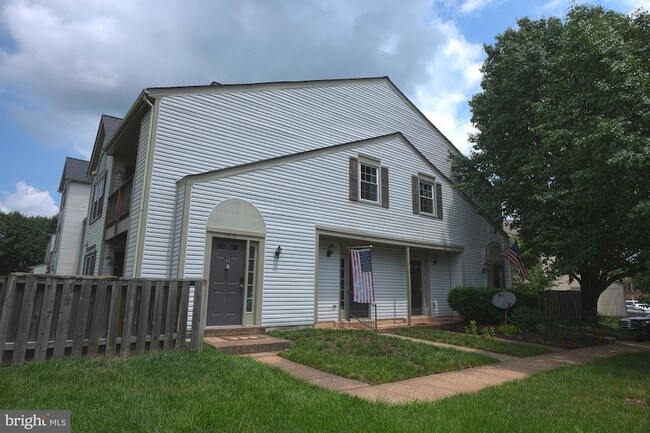 Building Photo - 7575 Belle Grae Dr