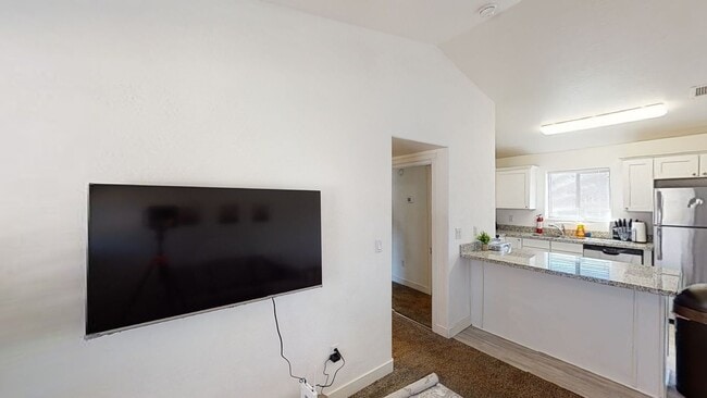 Building Photo - Ken-561 N 10th Pl. Show Low, AZ 85901