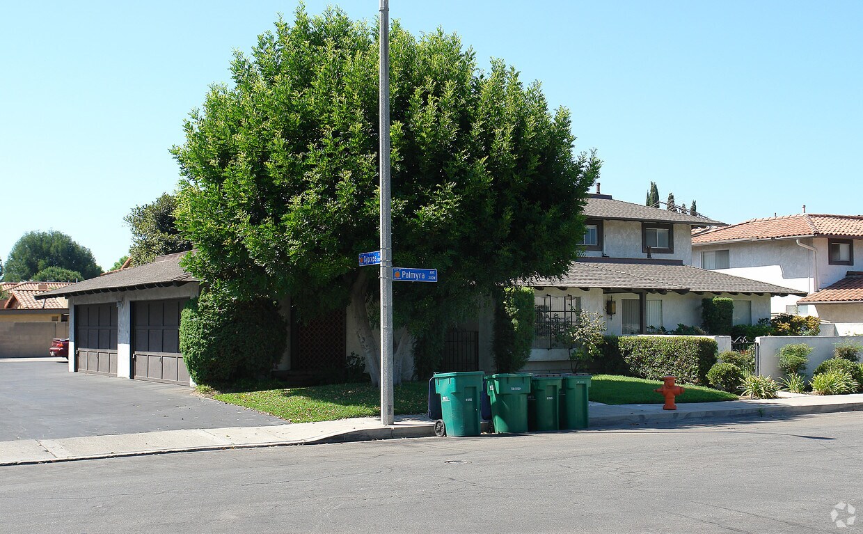 Foto del edificio - 404 W Palmyra Ave