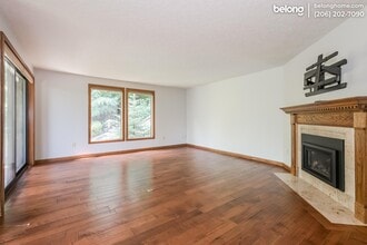 Building Photo - 1914 13th Ave W