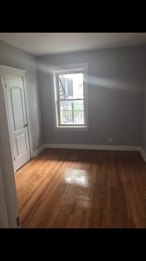 Building Photo - 6120 S Eberhart Ave