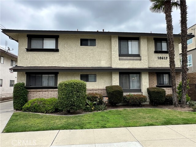 Primary Photo - 10612 Parrot Ave