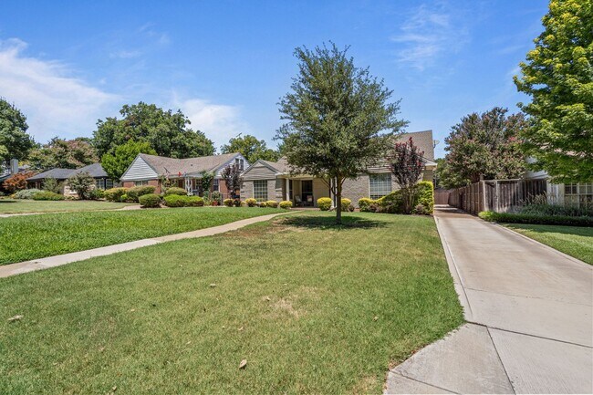 Foto del edificio - 3518 Westcliff Rd S