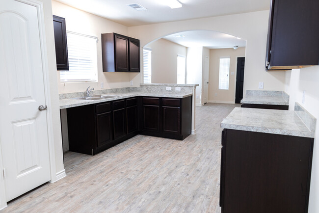 Building Photo - 1708 Bobolink