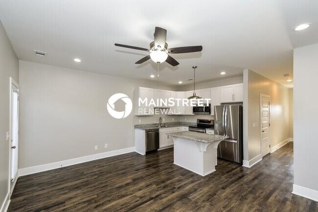 Foto del edificio - 2 Bedroom Pet-Friendly Home in Lebanon, TN with Main Street Renewal