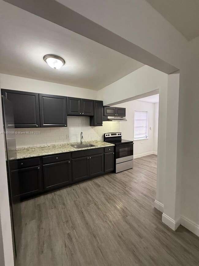 Foto del edificio - 14720 Monroe St