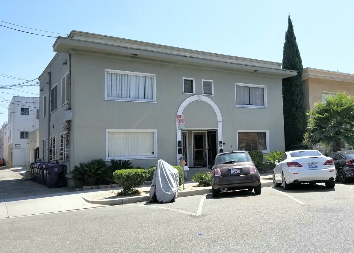 Spacious 4-plex! - 22 Esperanza Ave