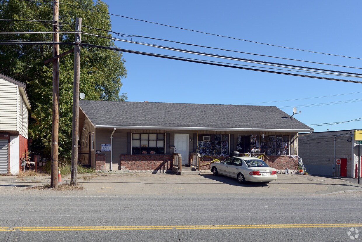 1151 N Montello St, Brockton, MA 02301 Apartments in Brockton, MA