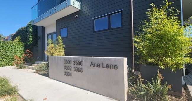 Building Photo - Newly Built Tri-Level Townhome with 3 Bedr...