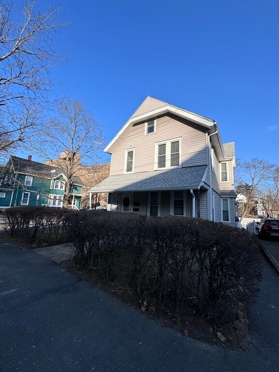 27 Greenwood St Unit 2, Melrose, MA 02176 Room for Rent in Melrose, MA