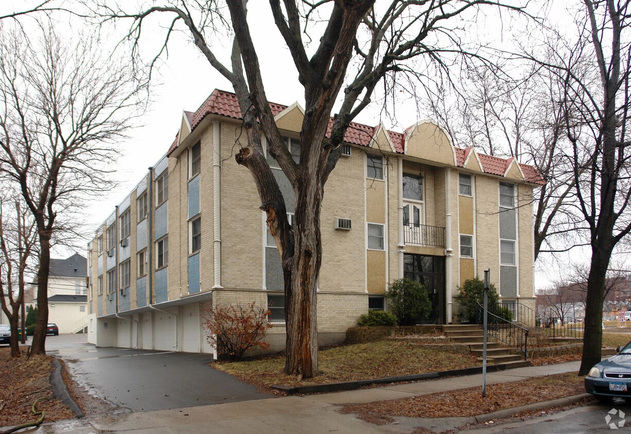 Building Photo - 3100 Girard Ave S