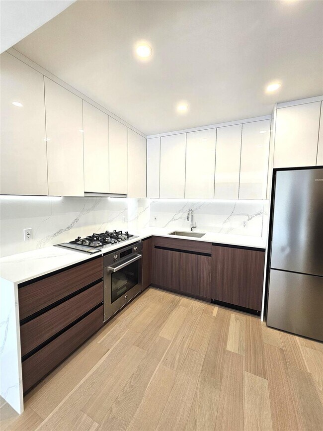 Foto del edificio - 144-49 Northern Blvd