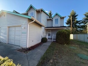 Building Photo - 15337-15339 Berry Valley Dr SE