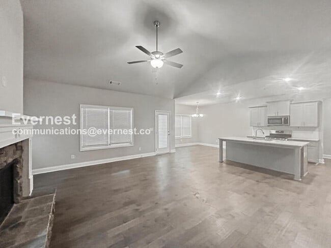 Foto del edificio - 8365 Loch Lomand Ln