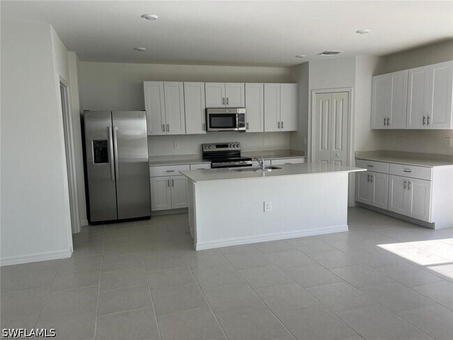 Building Photo - 19550 Fairhill Ct