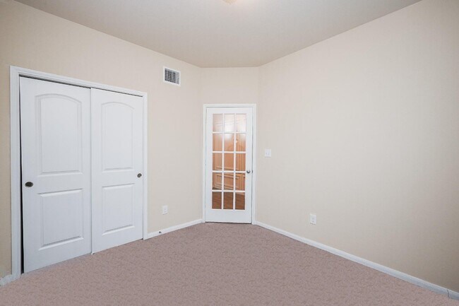 Building Photo - 23919 Villa Lisa Dr