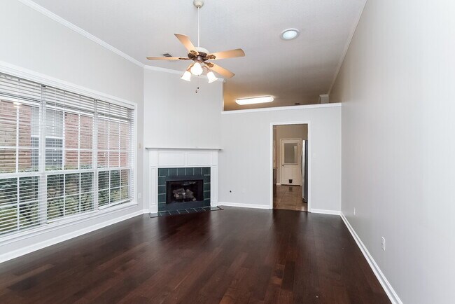 Foto del edificio - 622 W Ashley Glen Cir