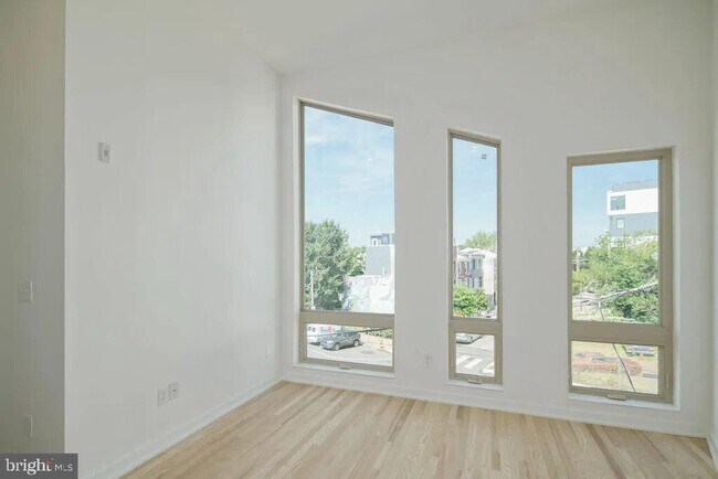 Foto del edificio - 2331 Frankford Ave