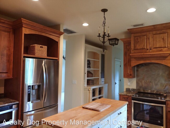 Foto del edificio - 3 br, 2 bath House - 9 Ivey Lane