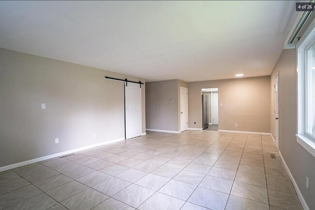 Foto del edificio - 2364 Brentnell Ave