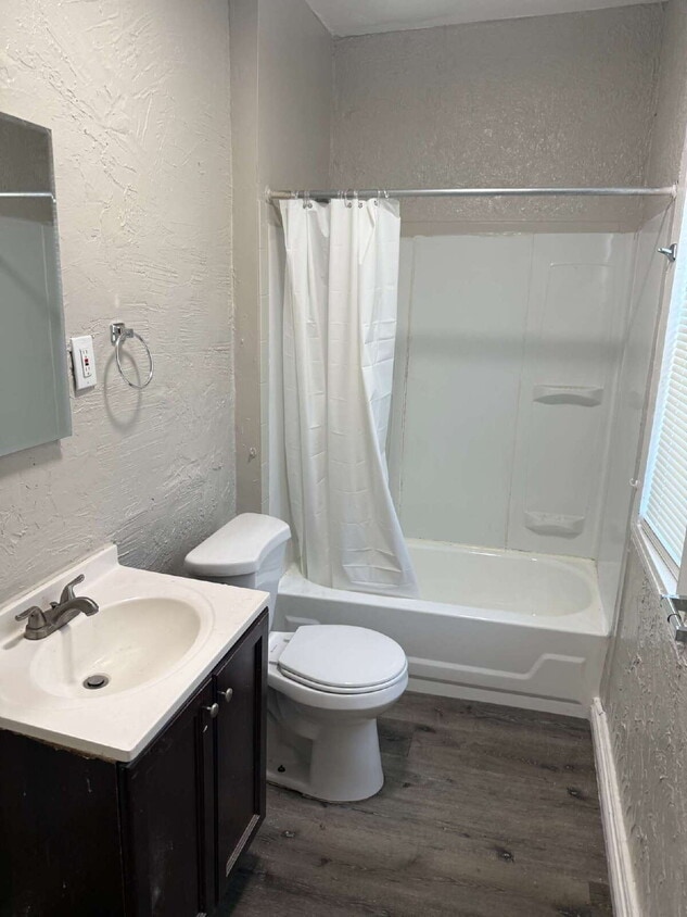 Building Photo - Beautiful 1 bed, 1 bath