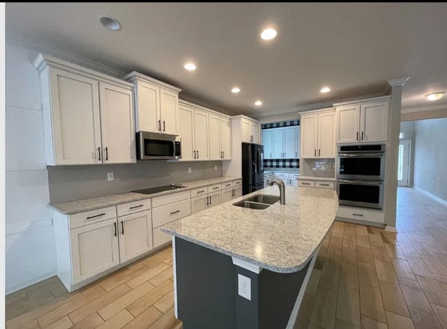 Foto del edificio - 3296 Cypress Walk Pl