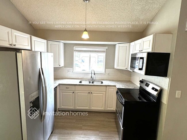 Building Photo - 19471 E Navarro Dr