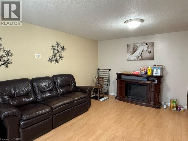 Building Photo - 60 Helene Crescent