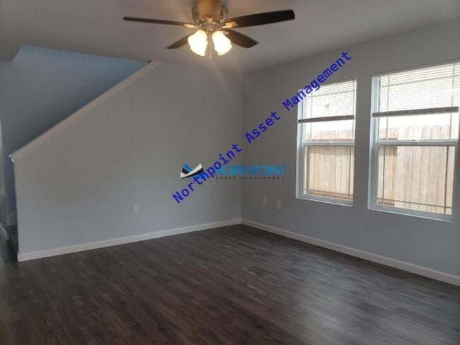 Foto del edificio - 4 BR/2.5 BA | Newly Renovated Single Family Home | 1-Car Covered Parking | Fully Fenced Backyard