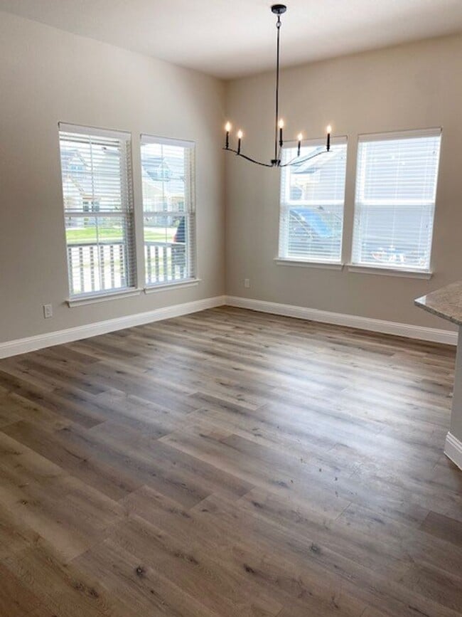 Building Photo - Beautiful Home located in Shannon Creek