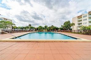 Foto del edificio - 6960 Miami Gardens Dr