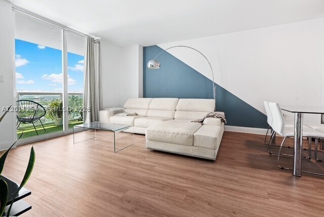 Foto del edificio - 1800 N Bayshore Dr