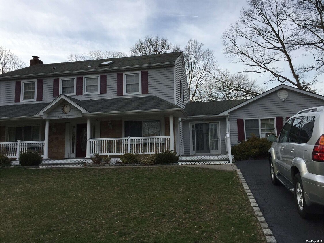 149 Sycamore Cir, Stony Brook, NY 11790 House Rental in Stony Brook