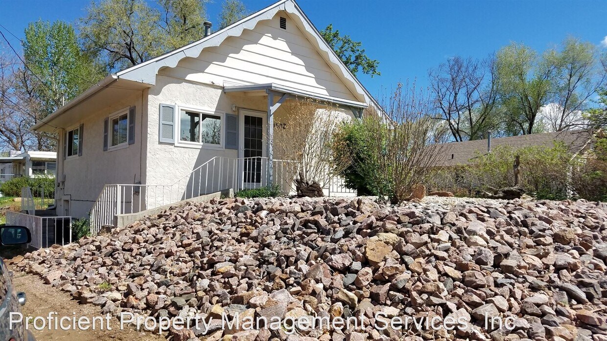 2 br, 1 bath House 1502 Locust House Rental in Cañon City, CO