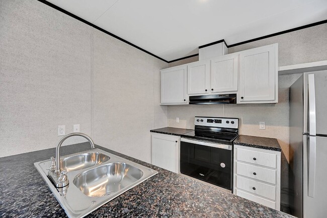 Foto del edificio - 16500 Slater Rd