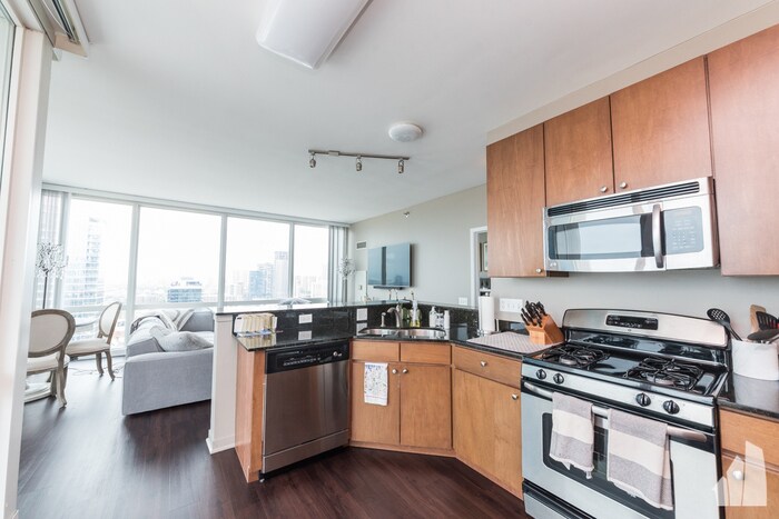 Foto principal - 747 N Orleans St