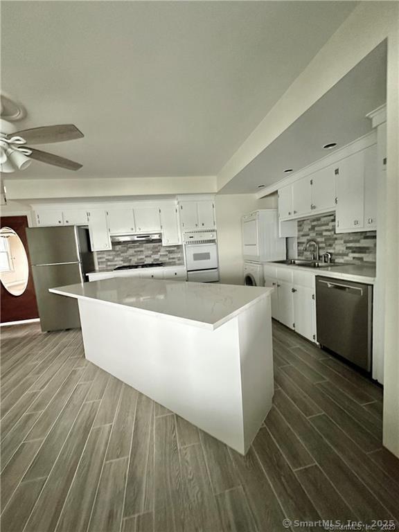 Foto del edificio - 82 Cove St